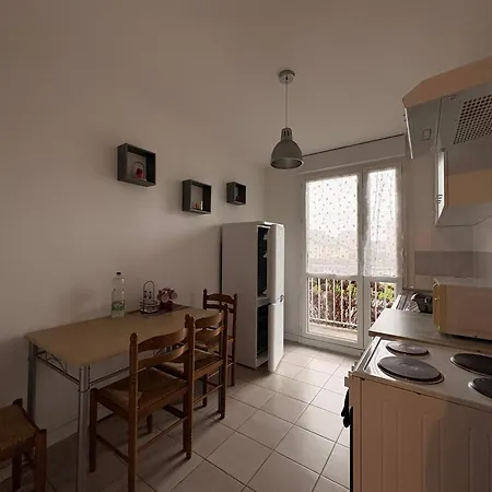 Chez Les Navro Apartament *